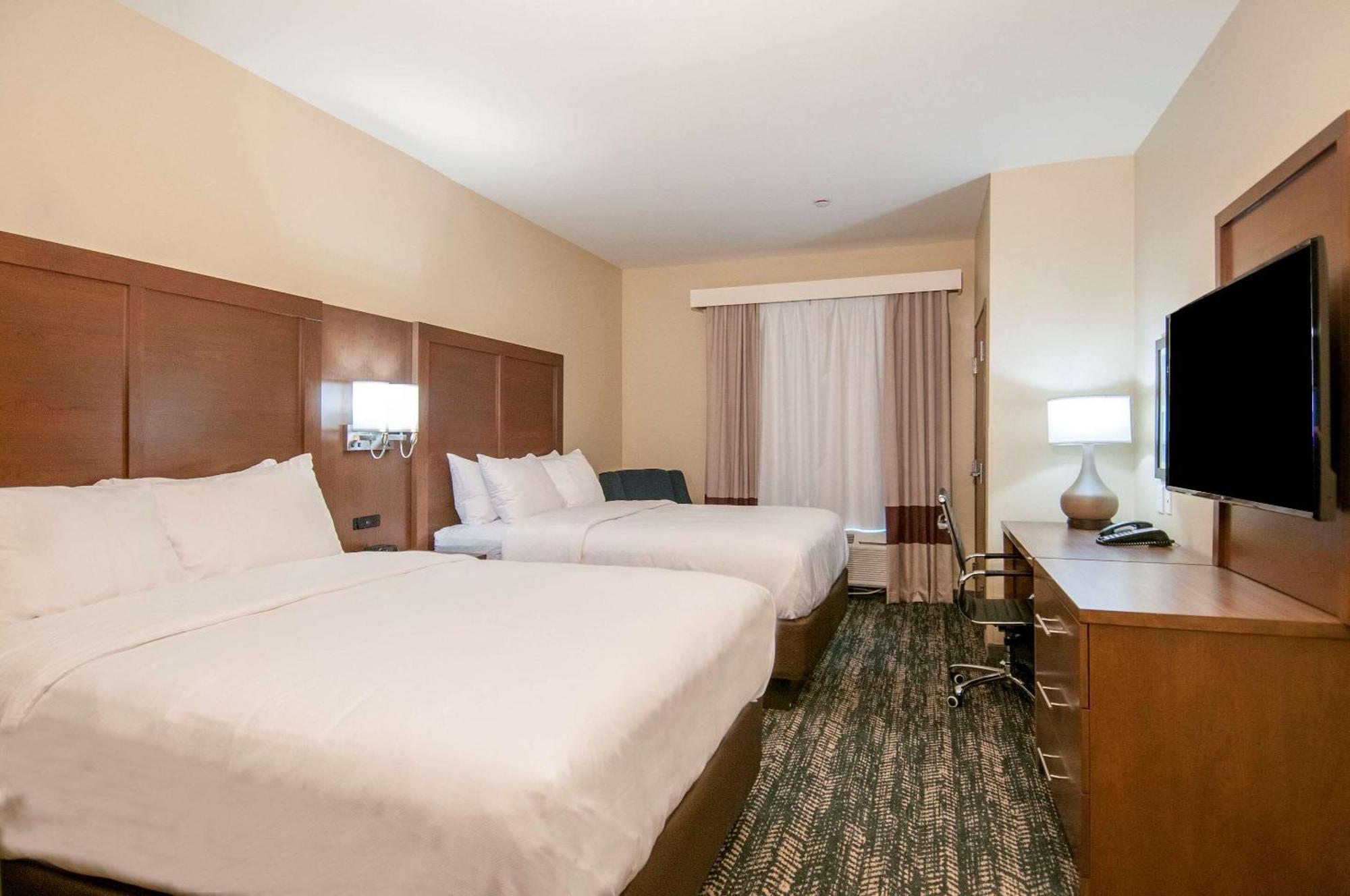 טסקלוסה Comfort Inn & Suites Downtown Near University מראה חיצוני תמונה